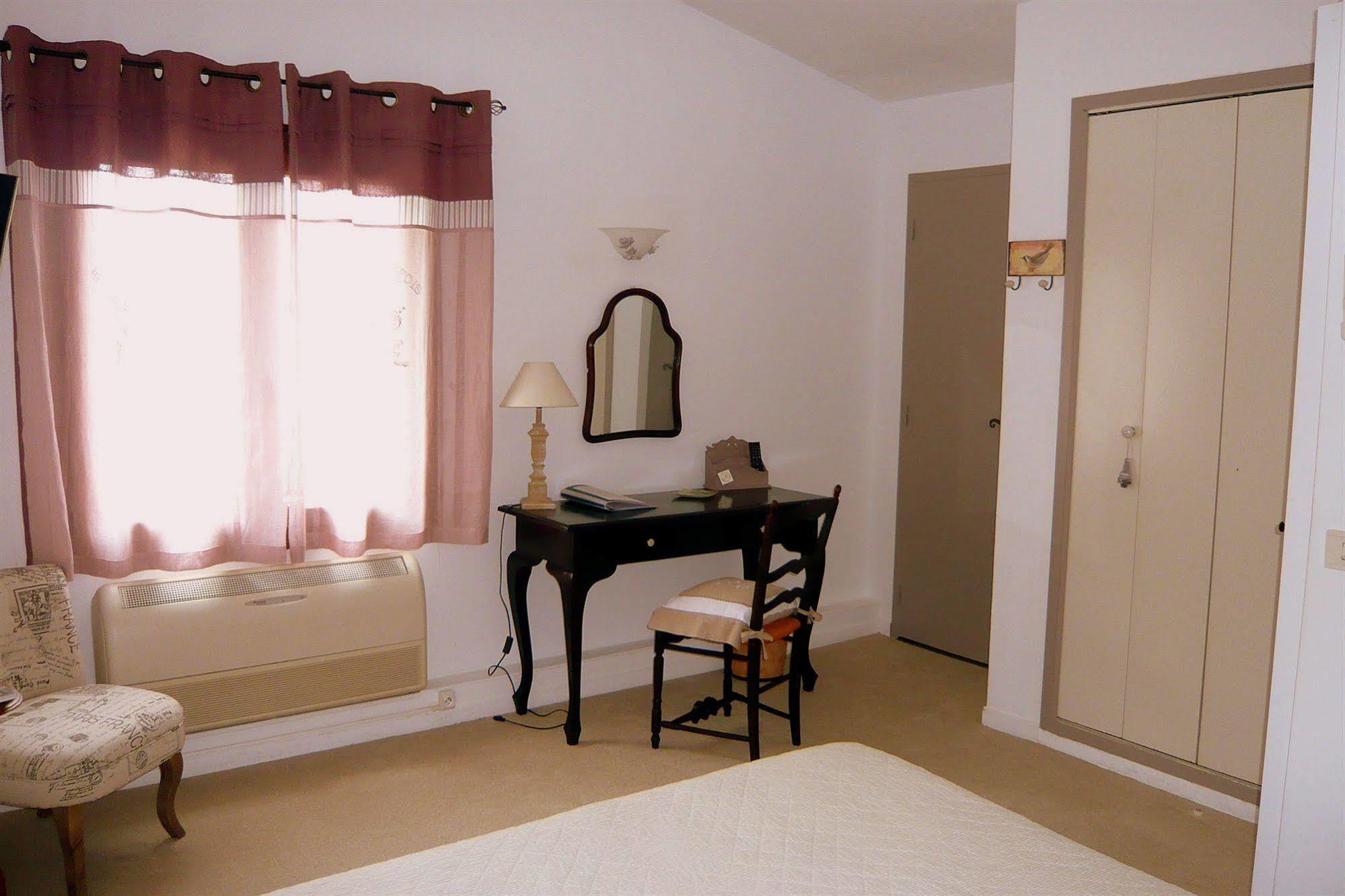 Hotel Mistral Mas-Blanc-des-Alpilles Εξωτερικό φωτογραφία